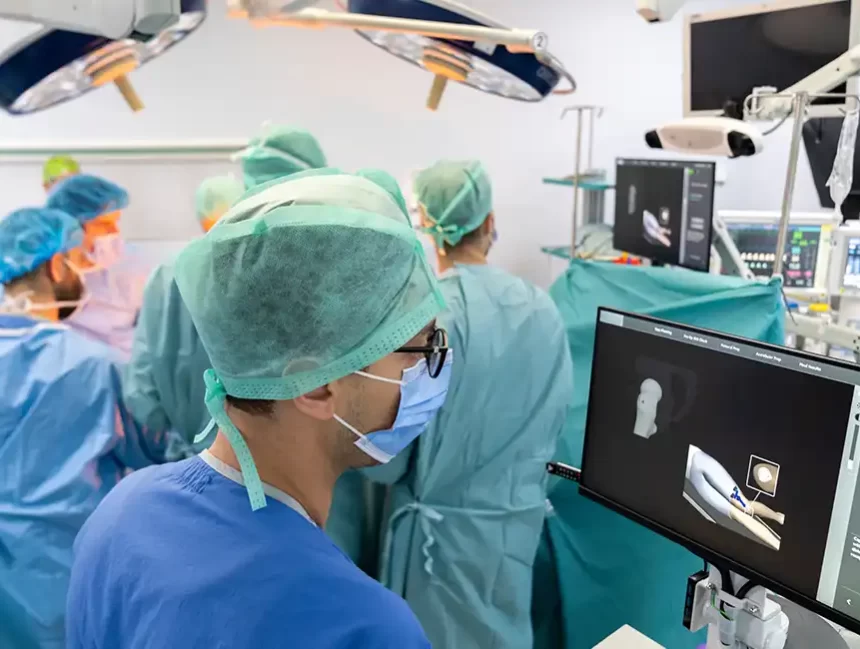 Protez Ameliyatlarında Robot Kullanmanın Avantajları